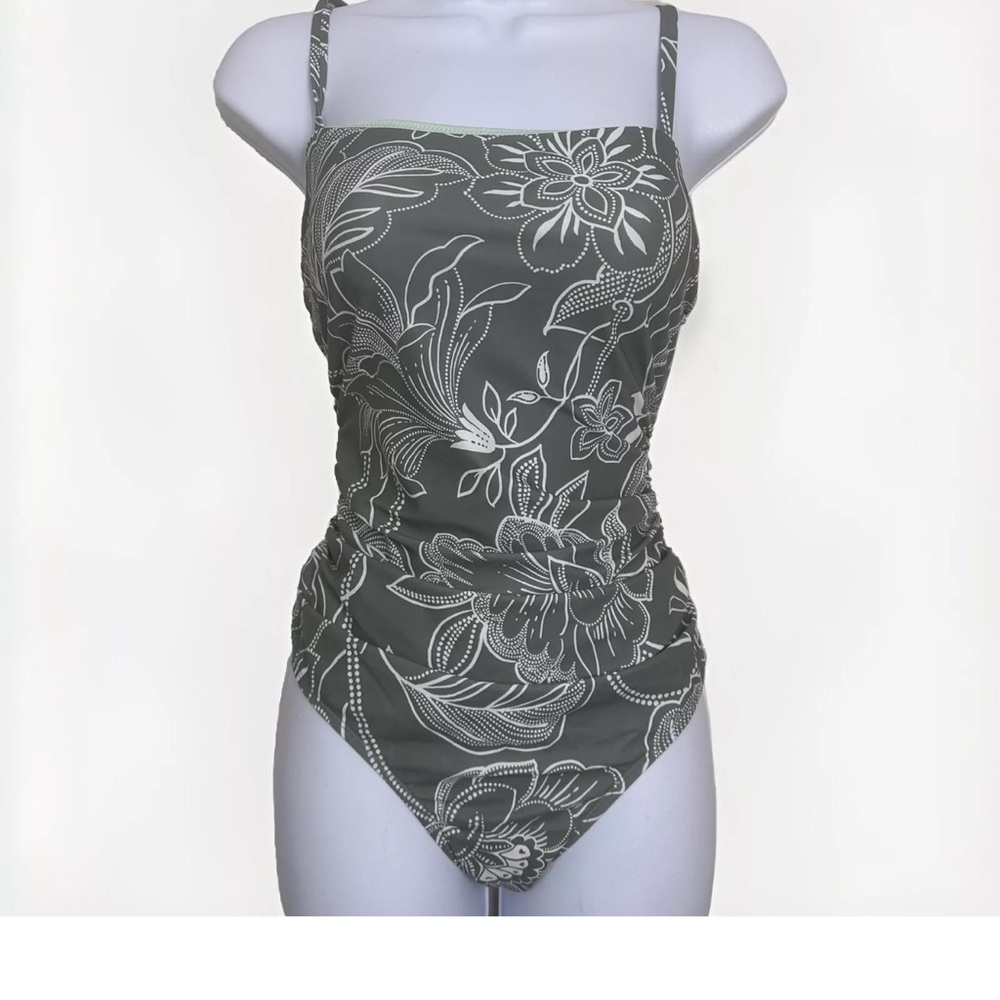NWT Cupshe 1 Piece Green/white Floral Shirred Cutout Size Medium‎ Swimsuit